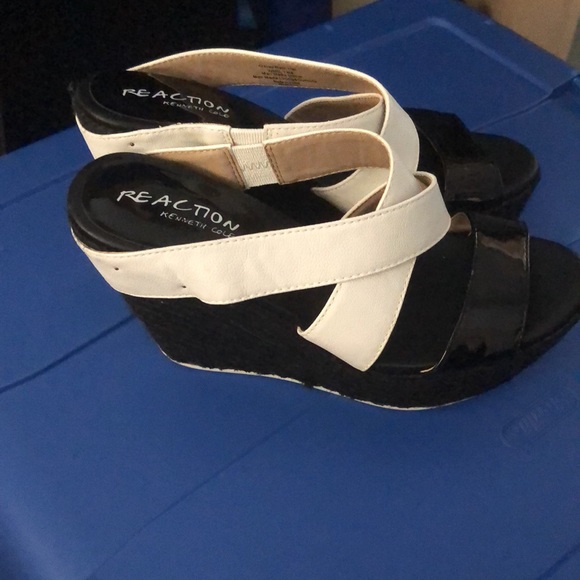 Black and white Kenneth Cole wedges - Picture 2 of 4
